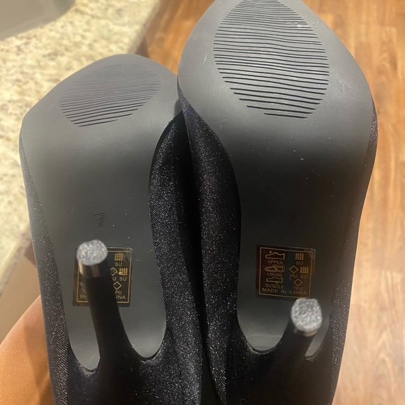 NEVER WORN Black TayTay size 7 by azalea Wang - Picture 3 of 5